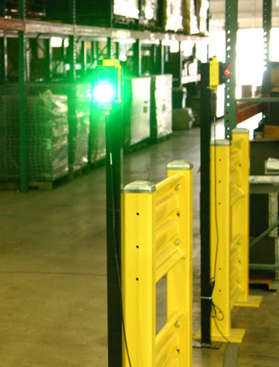 Priority (green light) given to the forklift lane